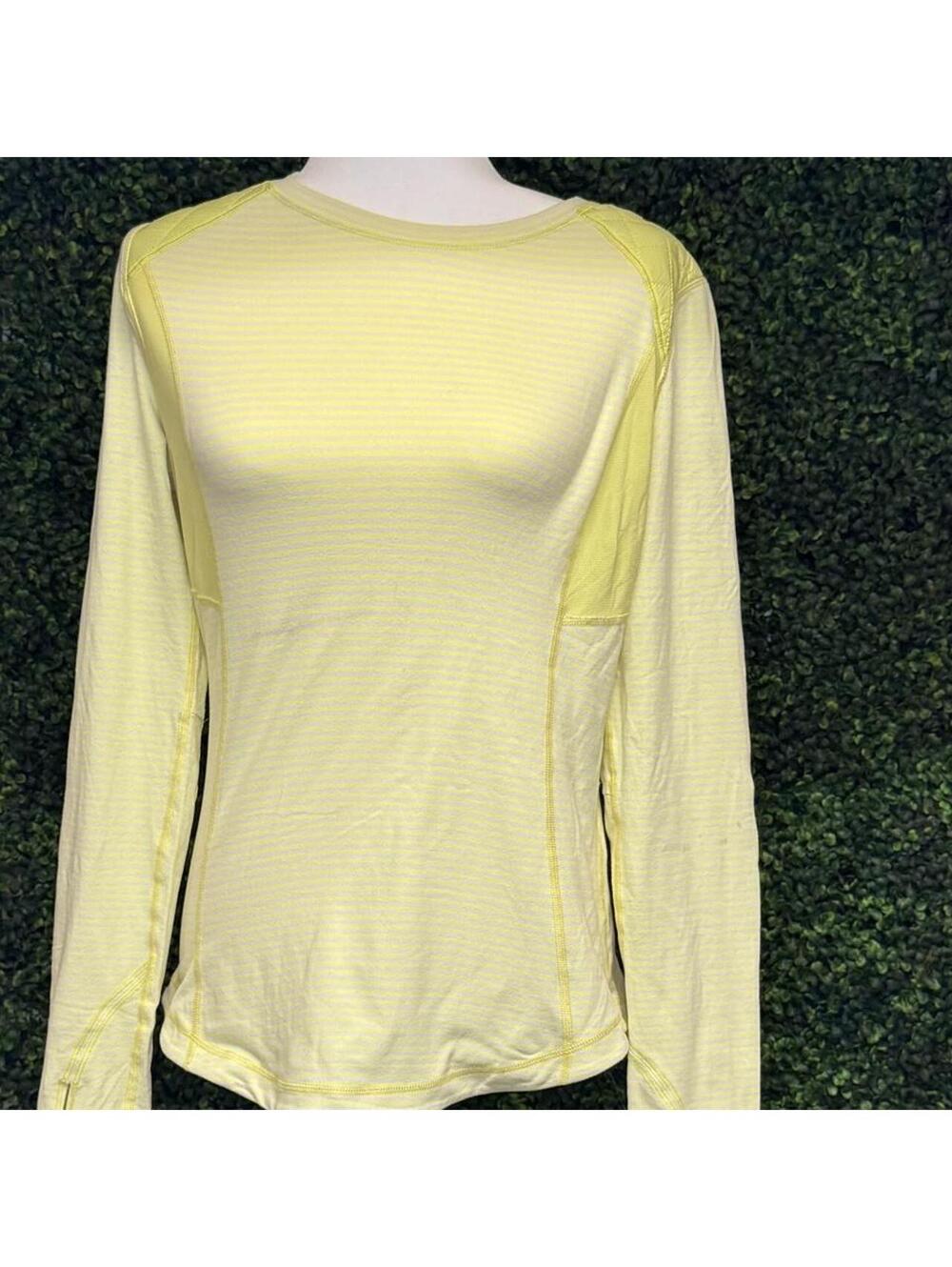 💛 Lululemon Run: Ice Queen Long Sleeve in a gorgeous yellow striped colorway!